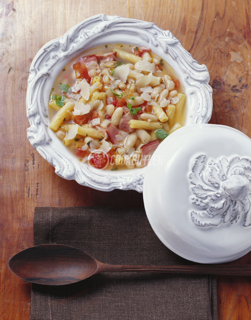 Nudel-Bohnen-Suppe mit Speck | preview