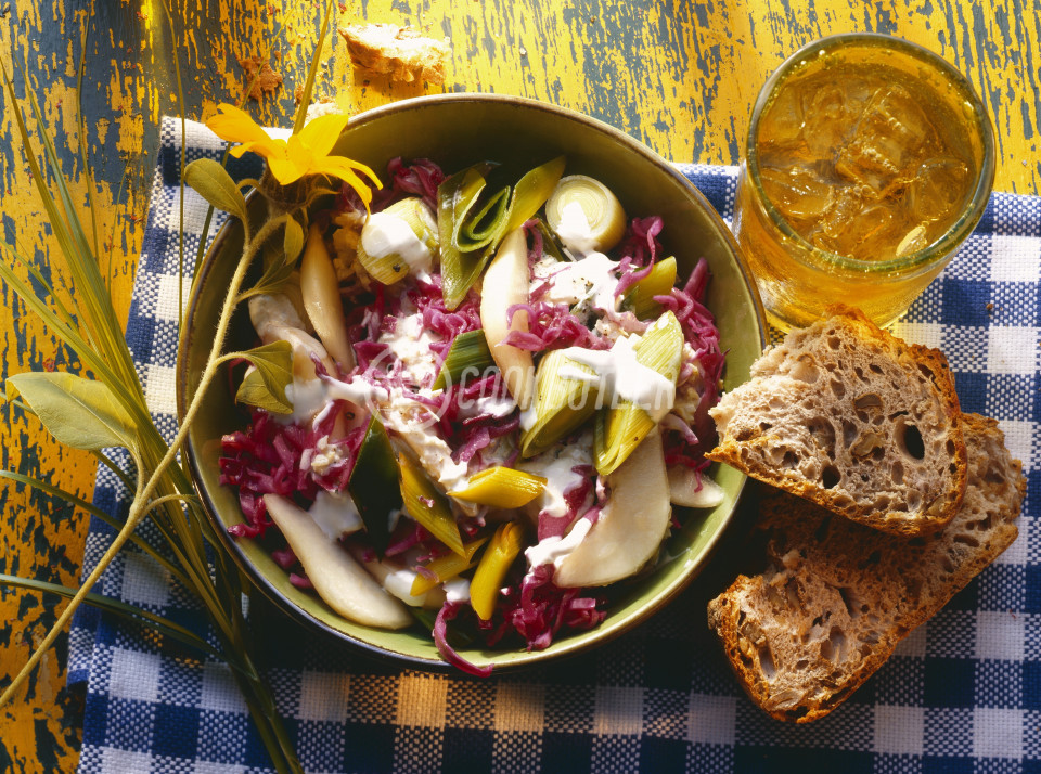 Lauch-Rotkohl-Salat mit Birnen | preview