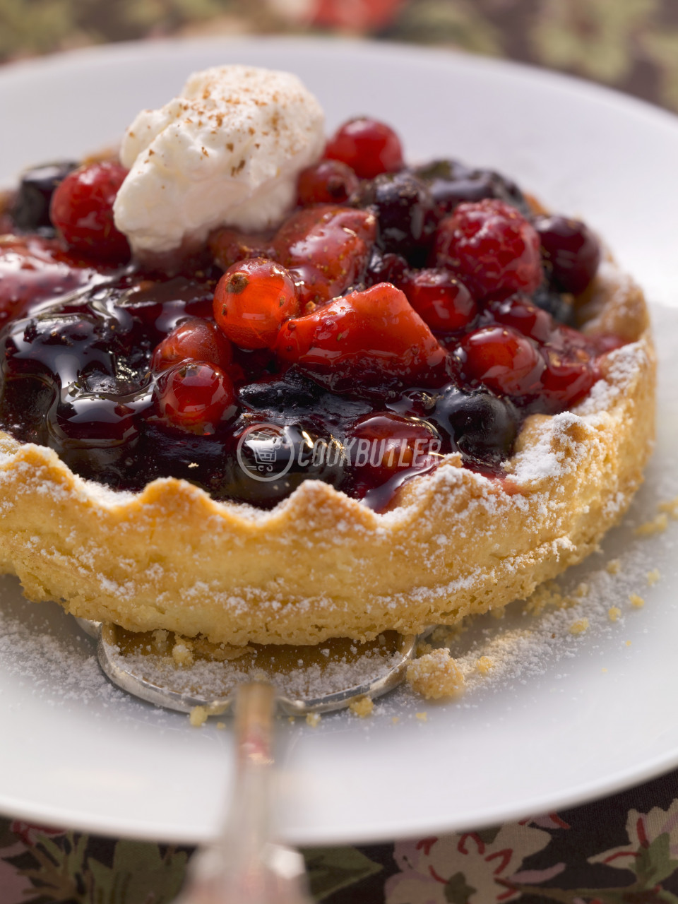 Beerenkuchen mit Gewürz-Kaffee-Sahne | preview