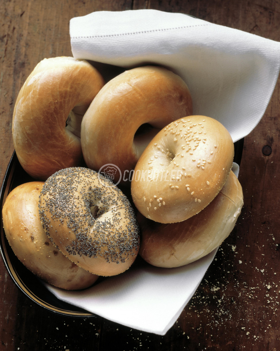 Verschiedene Bagels mit Mohn | preview