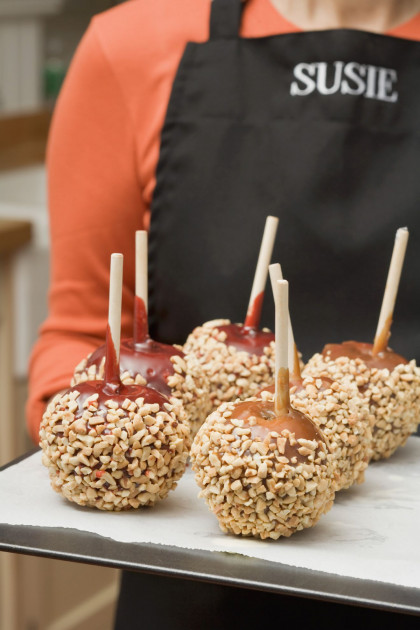 Sweet Sticky Toffee Apples