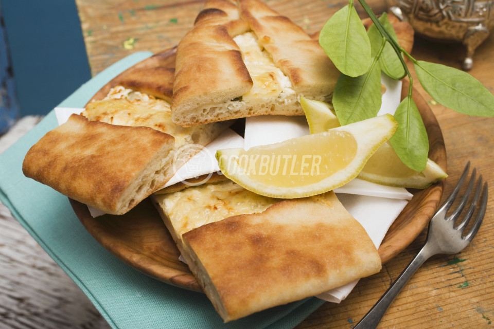 Stuffed Turkish flatbread | preview