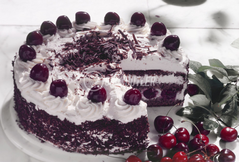 Sponge Cake with Cherries | zoom - preview