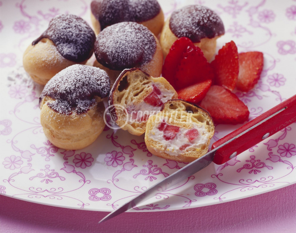 Strawberry and Mascarpone-filled Choux Buns | preview