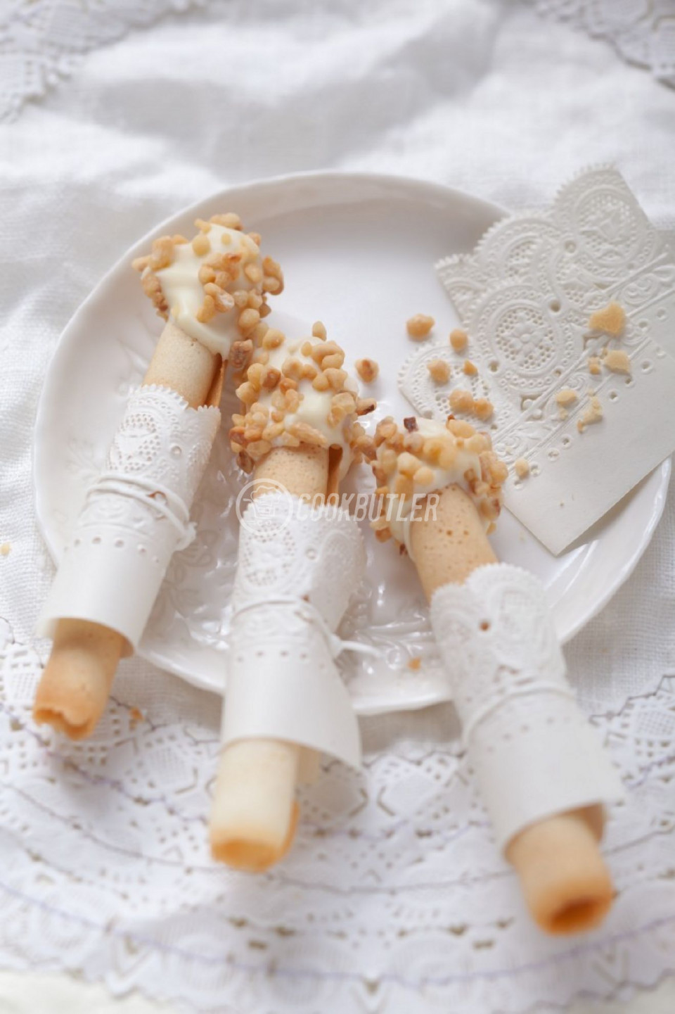 White chocolate and hazelnut wafers | preview