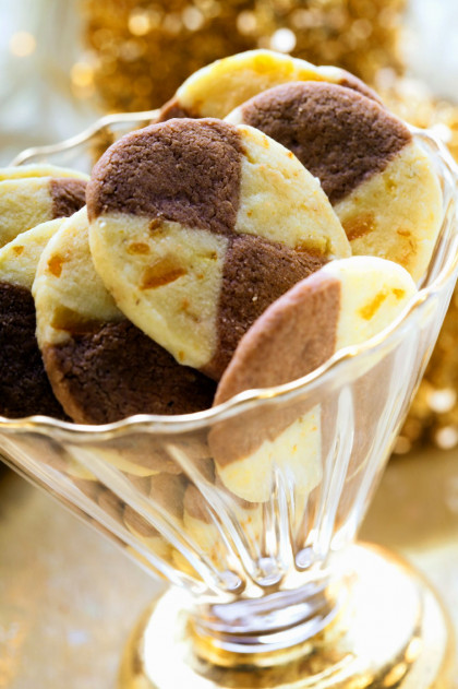 Two-tone Chocolate and Vanilla Cookies