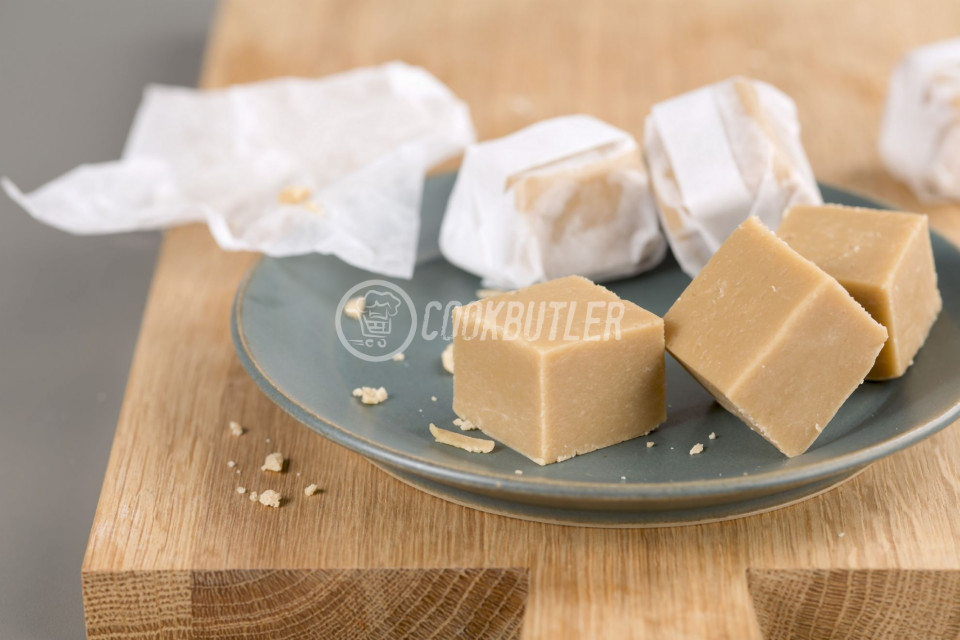 Sweet nut fudge squares | preview
