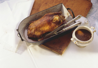 Whole roast poultry with gravy
