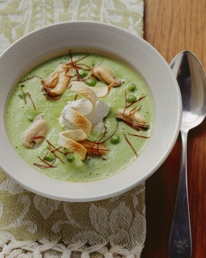 Green velouté with seafood and saffron