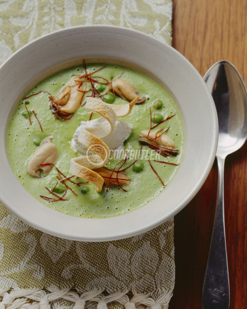 Green velouté with seafood and saffron | preview