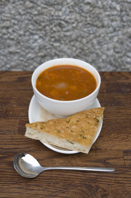 Spicy tomato soup with bread