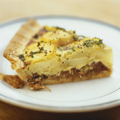 Potato tart with duck confit (Tarte dauphinoise au confit de canard)