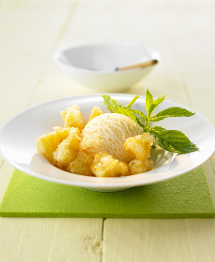 Pineapple fritters with honey and ice cream (Thailand)