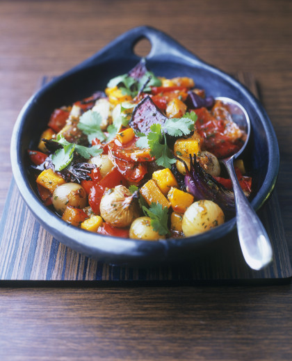Mixed braised vegetables with coriander leaves