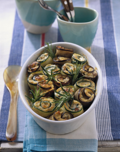 Baked vegetable rolls with rosemary