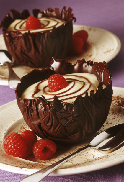 Chocolate cups with white chocolate mousse filling