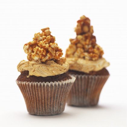 Peanut muffins with crispy topping
