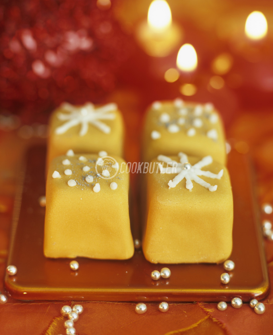 Christmas Petit Fours | preview
