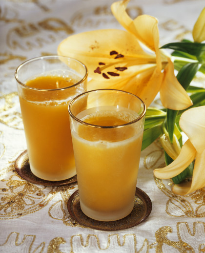 Schmeesch - Lilly flower and orange drink