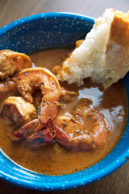 Grilled shrimps in Creole sauce