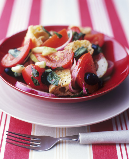 Panzanella (bread salad with tomatoes)