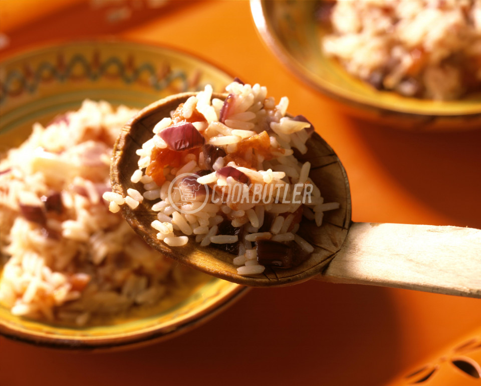 Mexican rice with red onions and tomatoes | preview