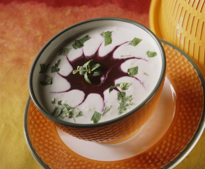 Marbled blueberry soup
