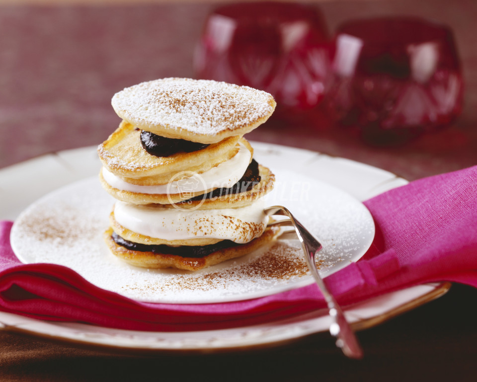 Bohemian sour cream pancakes with plum jam and whipped cream | preview