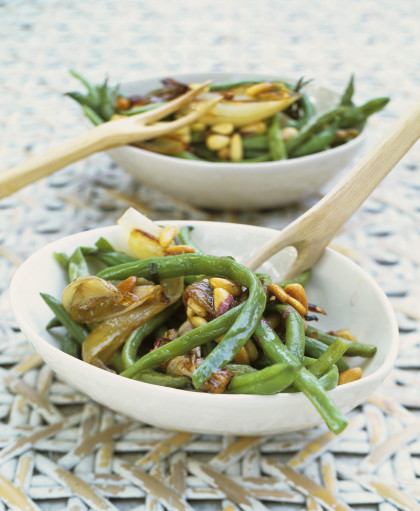 French bean salad with shallots and pine nuts