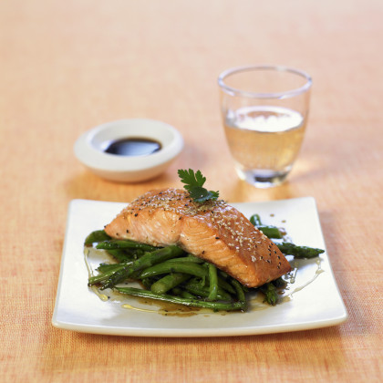 Sesame seed salmon with green beans and asparagus