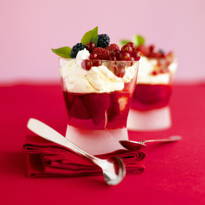 Berry jelly with cream