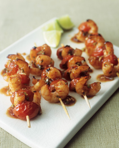 Shrimp and tomato kebabs with Thai sauce