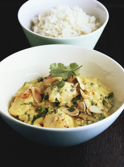Chicken with almonds and herbs (India)
