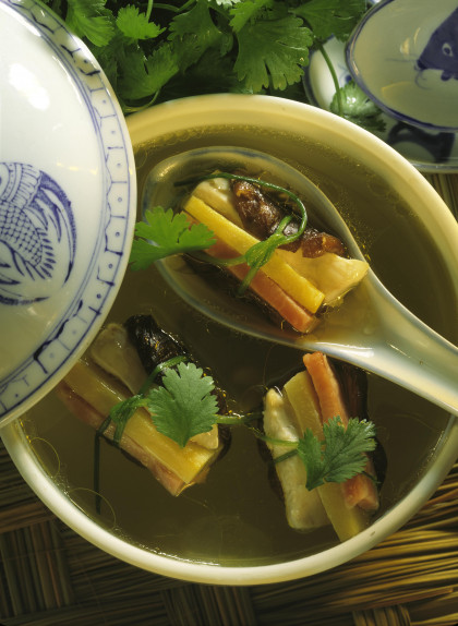 Chinese chicken soup with wrapped vegetables