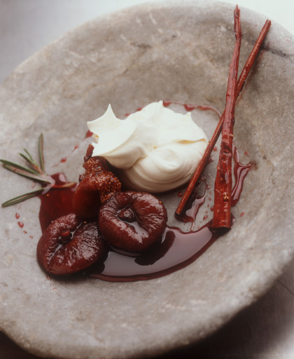 Figues à la crème (Marinated figs with cream)