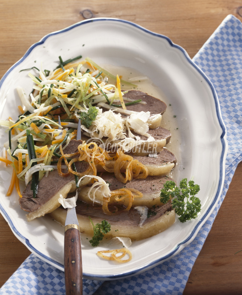 Harzer Wurzelfleisch (Boiled beef with root vegetables) | preview