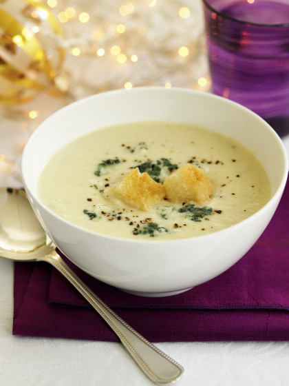 Cauliflower and Roquefort soup