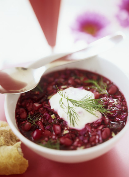 Bortsch (Russian cabbage soup with beetroot)