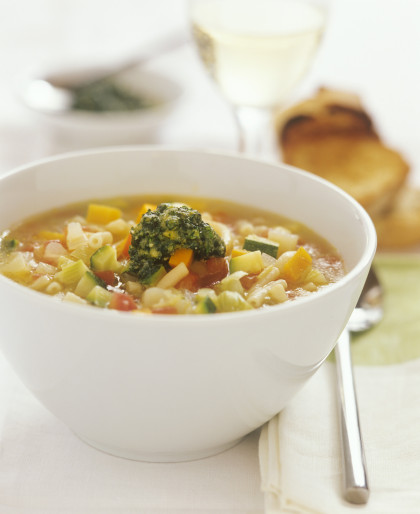 Minestrone con pesto - Vegetable soup with pesto (Italy)