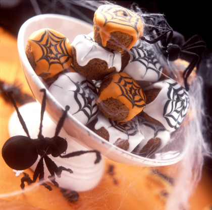 Halloween muffins with cobweb icing