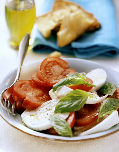 Insalata caprese (tomato and mozzarella salad with basil)