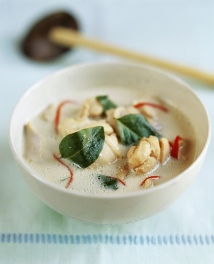 Coconut soup with chicken (Thailand)