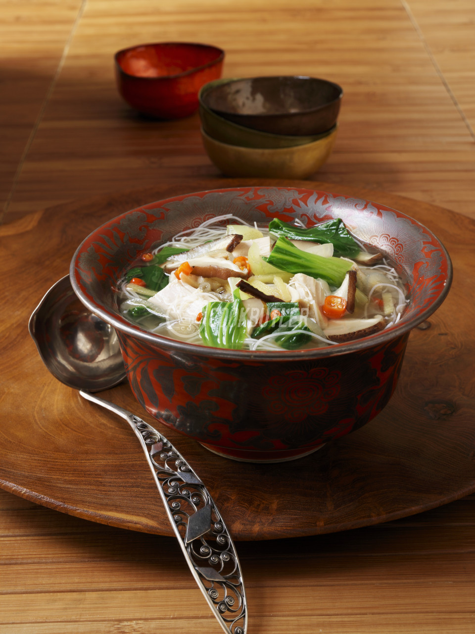 Thai soup with glass noodles, turkey and pak choi | preview