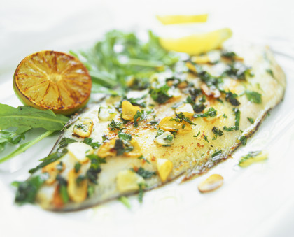 Fried sole with garlic and parsley