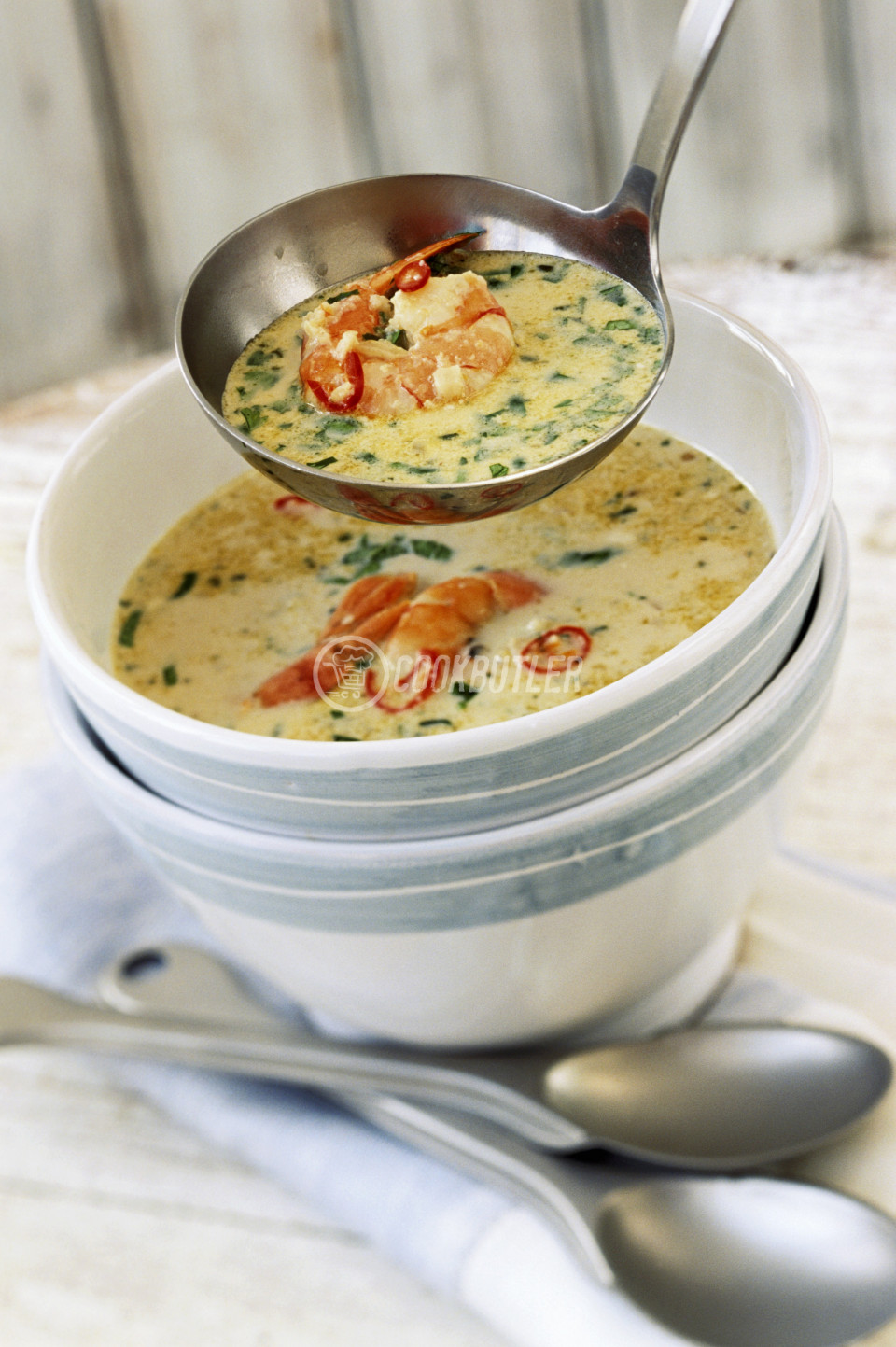 Spicy Australian coconut soup with prawns and coriander | preview