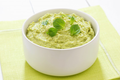 Mashed potatoes with peas and mint
