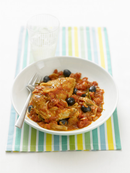 Stufato di pollo (Braised chicken with tomatoes and olives)
