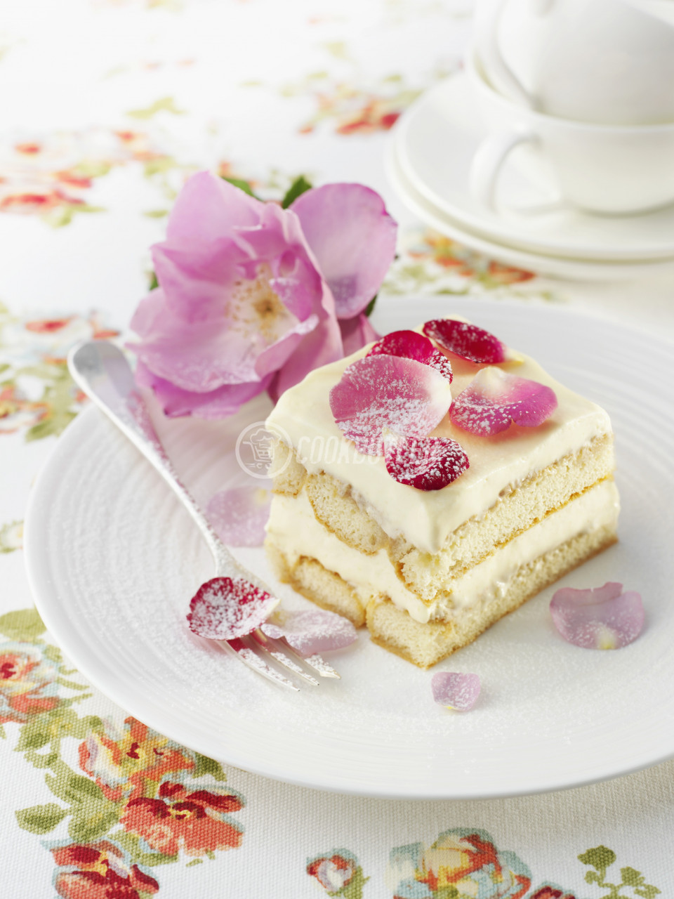 Rose tiramisu | preview