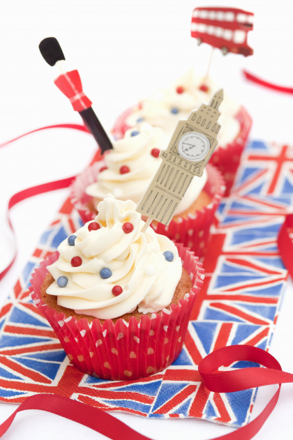 Cupcakes with Big Ben and double decker bus