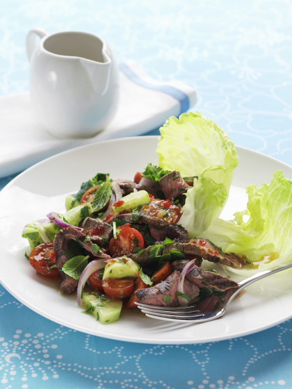 Spicy beef salad with chillies